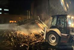 Küçükçekmece'de geri dönüşüm tesisinde çıkan yangın söndürüldü