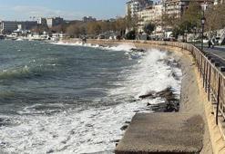 Tekirdağ'da lodos etkili oldu; balıkçılar denize açılamadı