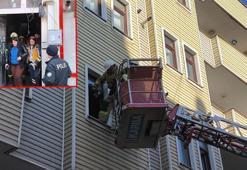 Kars'ta 6 katlı binada yangın; 1'i çocuk 3 kişi dumandan etkilendi