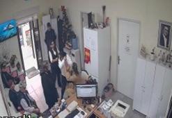 Pendik'te belge almaya gelen kadınla muhtar arasında tekme tokat kavga kamerada