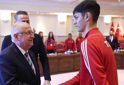 Bakan Güler, Taekwondo Milli Takımı'nı kabul etti