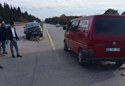 Otomobil ile minibüs çarpıştı; 2 yaralı