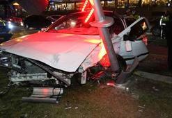 Polisten kaçan ehliyetsiz sürücü, kırmızı ışıkta geçerek kazaya neden oldu; 3 yaralı