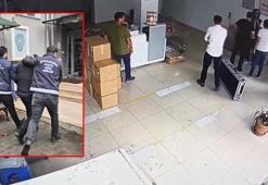 Büyükçekmece'de kendini kargo çalışanı olarak tanıtıp teslimat kodu istedi, şubeden kargoları alırken yakalandı