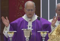 Papa 14. Leo Volkswagen Arena'da yaklaşık 4 bin kişilik ayini yönetti