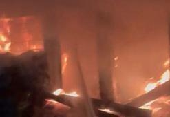 Rize’de 3 katlı binanın kömürlüğünde çıkan yangın söndürüldü