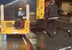 Üsküdar’da otobüsün arkasında tehlikeli yolculuk kamerada