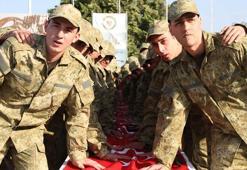 Hatay'da temel eğitimlerini tamamlayan bin 418 acemi er, yemin etti