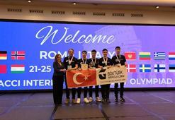 Lise öğrencileri kendi yaptıkları robotlarla İtalya’da dünya şampiyonu oldu