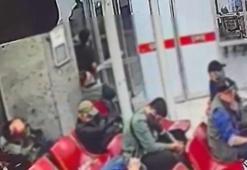 Beyoğlu'nda hastanede cep telefonu hırsızlığı kamerada