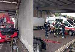 Kaza sırasında düşüp kullandığı TIR’ın altında kaldı