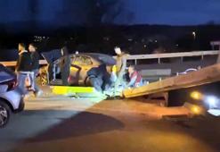 Kavşakta iki otomobil çarpıştı: 4 yaralı