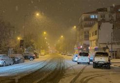 Ardahan’a lapa lapa kar yağdı
