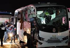 Mahkum taşıyan midibüsün de karıştığı zincirleme kazada 23 kişi yaralandı