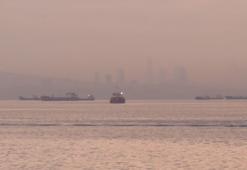 İstanbul Boğazı sis nedeniyle gemi trafiğine kapatıldı
