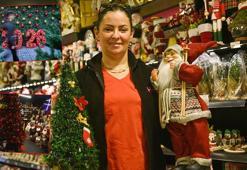 Yılbaşı kutlamalarının vazgeçilmezi 'yapay çam ağacı'