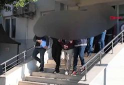 Mersin Limanı'nda gemiyle İtalya'ya gidecek olan bir konteynerde 44 yabancı uyruklu şahıs yakalandı