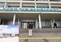 Kızılay’ın prefabrik kütüphanesinden, Kızılay Genel Başkanı Yılmaz'ın ders verdiği tıp fakültesine