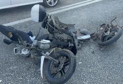 Motosikletin ikiye ayrıldığı kazada 2 yaralı