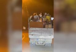 Üsküdar’da kamyonet kasasında tehlikeli yolculuk