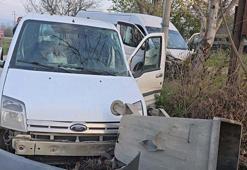 Bursa'da işçi servisi ile hafif ticari araç çarpıştı: 11 yaralı