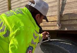 Kış lastiği denetiminde 10 ticari araca 'yasak yol saati' cezası