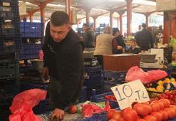 Çanakkale domatesinin fiyatı sağanağın ardından 10 TL'ye düştü