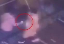 Esenler'de çocuğun cep telefonu çaldığı anlar kamerada