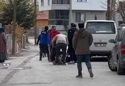 Kayınpederinin ağır yaraladığı damat, göğsündeki bıçakla hastaneye kaldırıldı