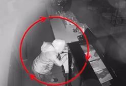 Sadaka kutusunu çalan şüpheli yakalandı; o anlar kamerada