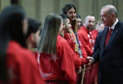 Cumhurbaşkanı Erdoğan, sporcuları kabul etti