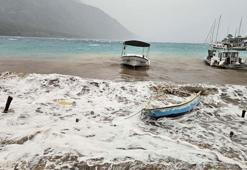 Muğla'da fırtına iskeleleri yıktı