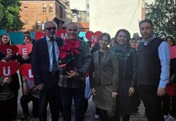 Emekliye ayrılan 38 yıllık öğretmene duygusal veda