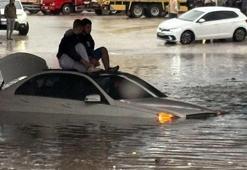 Antalya ve ilçelerinde sağanak etkili oldu