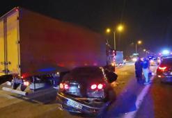 Sultanbeyli TEM Otoyolu’nda cipe çarpıp kaçan otomobil sürücüsü zincirleme kazaya neden oldu: 2 yaralı