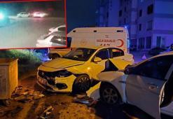 Bursa'da iki otomobilin kafa kafaya çarpıştığı kaza kamerada: 2 yaralı