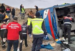 Sivas'ta cezaevi nakil aracı devrildi; 9 yaralı