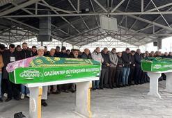 Osmaniye’deki otobüs kazasında ölen 3 kişi, toprağa verildi