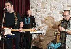 2 mühendis ve 1 cerrah, öğrencilere burs desteği için sahne aldı