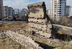 Dünyanın en eski hastanesi olduğu değerlendirilen yapı, tarihe kazandırılmayı bekliyor