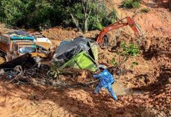 Endonezya'da şiddetli yağışların yol açtığı afetlerde hayatını kaybedenlerin sayısı 950'ye yükseldi