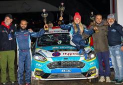 Türkiye'nin ilk engelli kadın pilotundan podyumda çifte başarı