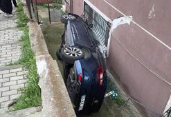 Avcılar'da otomobil binanın bahçesine düştü: 2 çocuk yaralı