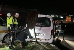 Polisten kaçarken kaza yapan minibüste 20 kaçak göçmen yakalandı