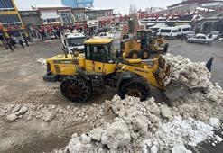 Van ve Hakkari'de kar yağışı etkili oldu; 12 yerleşim yeri ulaşıma kapandı