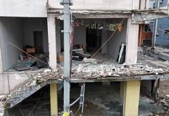 Avcılar'da tahliye edilen binanın balkonu çöktü