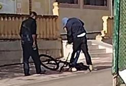 12 yaşındaki bisikletliyi tartaklayıp, boğazını sıktılar
