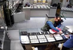 Komşusunun 4 milyon liralık ziynet eşyasını çaldı, 288 saatlik kamera kaydı izlenerek yakalandı