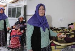 21 yıldır serebral palsili ablası ile ağabeyine bakıyor