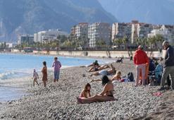 Aralık ayında denize girip, güneşlendiler